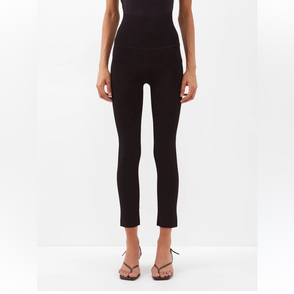 KHAITE Black Cropped Slim Leg Capris